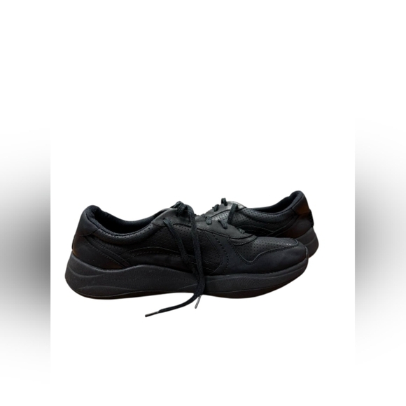Clarks Running Lace Up Shoe Black Size 11 1/2 EUC - Picture 4 of 8